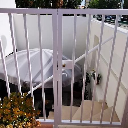 Apartmán Quarto Duplo Com Kitchenette, Wc E Patio Privativo Corroios Exteriér fotografie