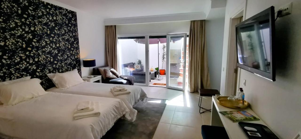 Apartmán Quarto Duplo Com Kitchenette, Wc E Patio Privativo Corroios Exteriér fotografie