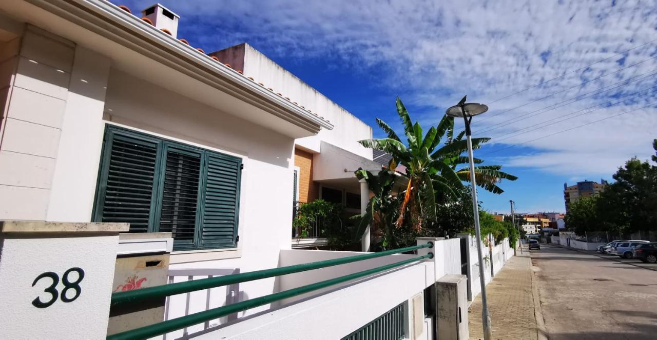 Apartmán Quarto Duplo Com Kitchenette, Wc E Patio Privativo Corroios Exteriér fotografie