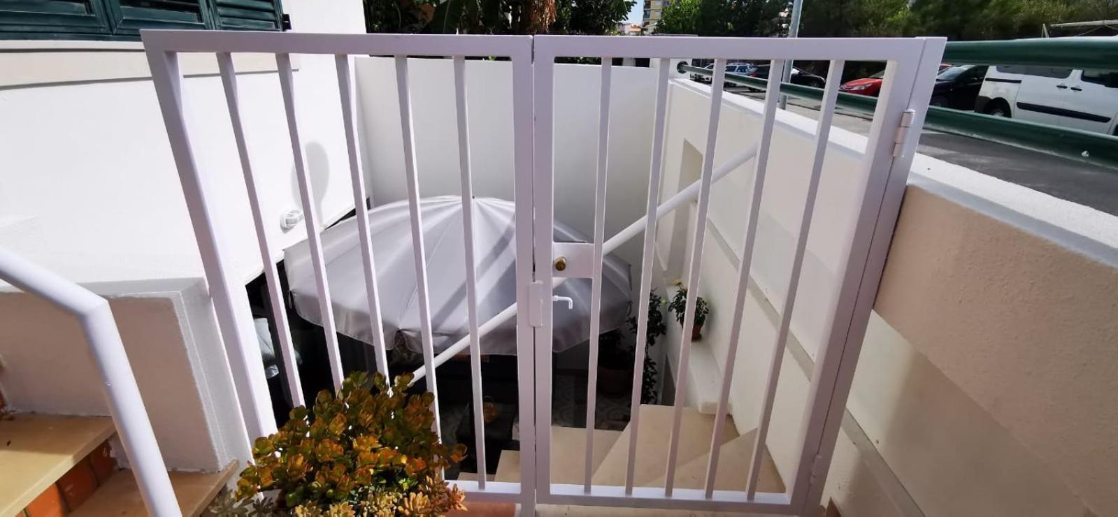 Apartmán Quarto Duplo Com Kitchenette, Wc E Patio Privativo Corroios Exteriér fotografie