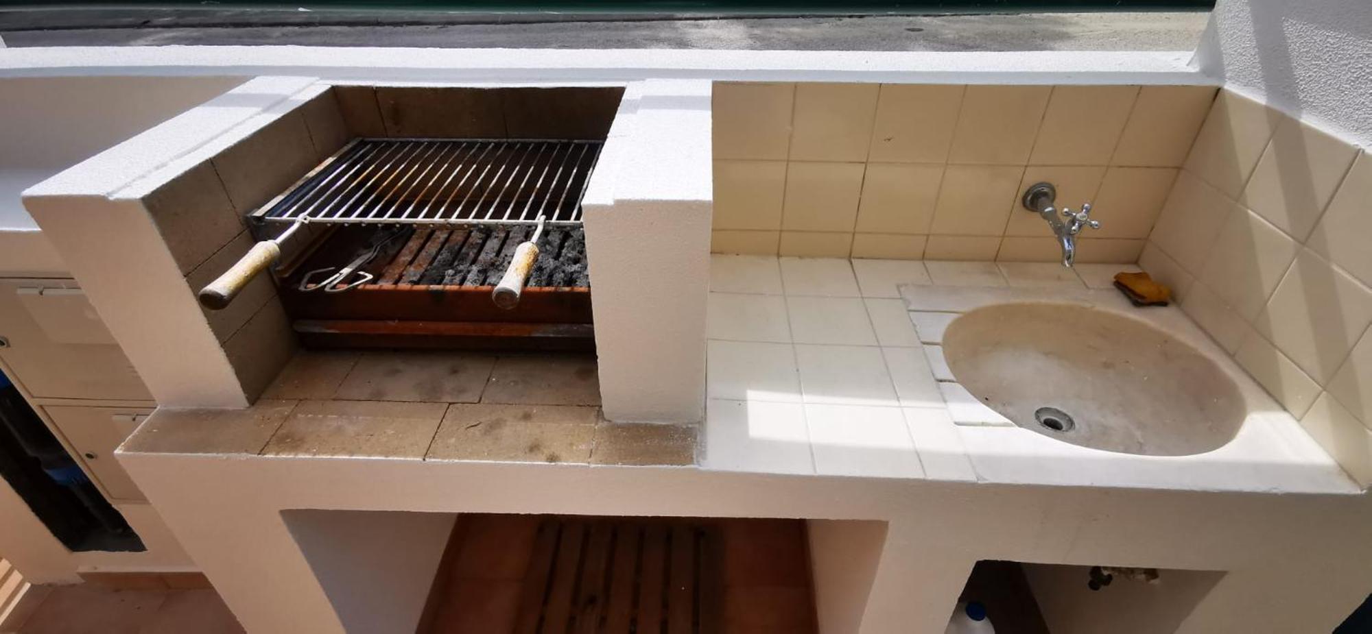 Apartmán Quarto Duplo Com Kitchenette, Wc E Patio Privativo Corroios Exteriér fotografie